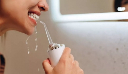 Cum funcționează un duș bucal și cui îi este recomandat