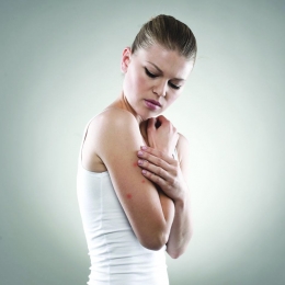 Loviturile puternice în cot determină inflamarea bursei