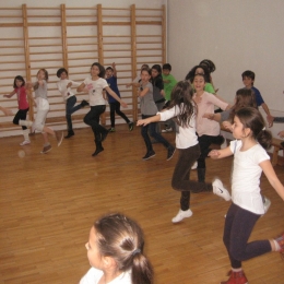 Sportul la copii are un beneficiu direct asupra sănătăţii lor