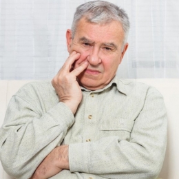 Scăpați de afte cu aloe vera și gheață!