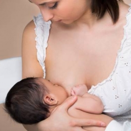 Alăptarea bebeluşului, sfaturi de la specialişti