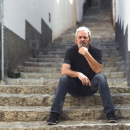 Teoretic, până la vârsta de 50 de ani, jumătate din populaţie albeşte