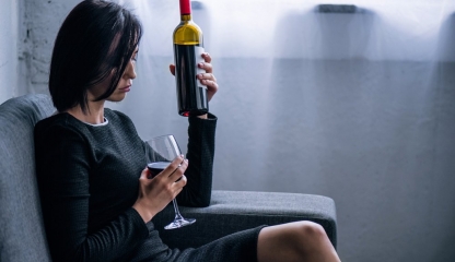 Mare grijă! Nu trebuie să beți mult ca să deveniți dependenți de alcool
