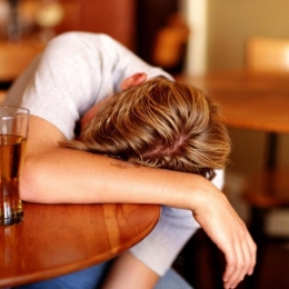 Alcoolismul se vindecă, dar numai cu acordul celui vizat