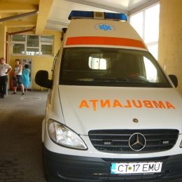 Ambulanţa, solicitată de peste 6.500 de ori într-o zi