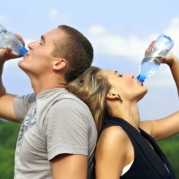 Apa consumată vă ajută la reglarea temperaturii corpului