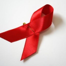 Creştere alarmantă a românilor infectaţi cu virusul HIV