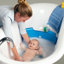 În ce condiţii trebuie făcută baia la nou-născuţi