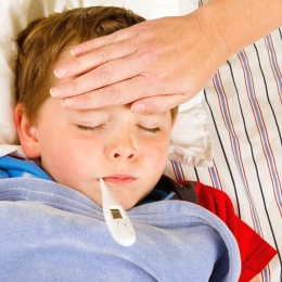 Bolile copilăriei. Ce factori declanşează rubeola şi scarlatina