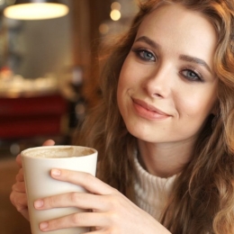 Cafeina, recomandată pentru revitalizarea părului