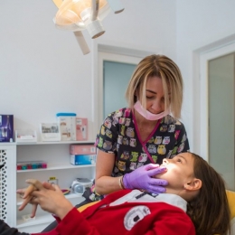 Când se impune montarea aparatului dentar la copii