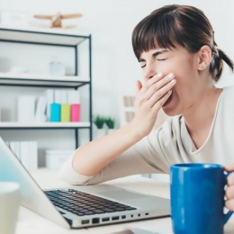 Căscatul „răcoreşte” creierul, când acesta se supraîncălzește