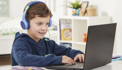 Căștile audio la copii. Sunt acestea sigure sau nu sunt pentru urechile lor?