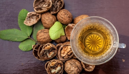 Ceaiul din frunze de nuc, un remediu natural cu efecte secundare ascunse