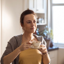 Ceaiul de mesteacăn, recomandat în tratamentul acneei și psoriazisului