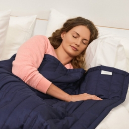 Cea mai sigură poziție pentru sâni este dormitul pe spate