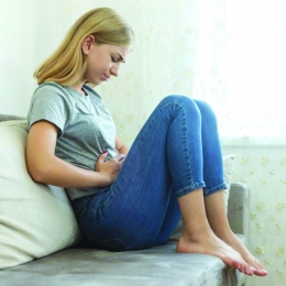 Ameţeli, vărsături şi dureri abdominale. Cum se manifestă hepatita B