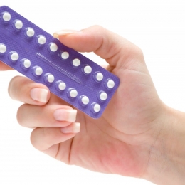 Tinerii se informează despre metodele contraceptive