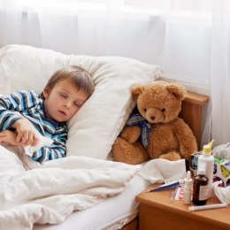 Procesul de creştere a dinţilor copiilor duce la febră şi stări de agitaţie