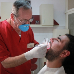 Detartrajul previne parodontoza