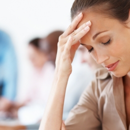 Deshidratarea duce la dureri de cap