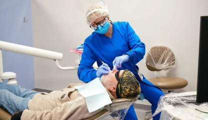 Statul în curent poate să amplifice o durere sau o boală dentară deja existentă