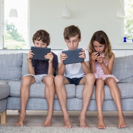 Dispozitivele mobile pot afecta creierul copiilor