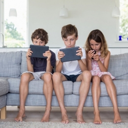 Dispozitivele mobile pot afecta creierul copiilor