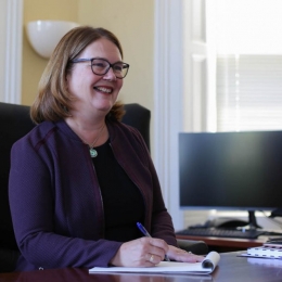 Exerciții sănătoase pentru cei care petrec prea mult timp la birou