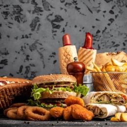 Mâncarea fast-food nu-i periculoasă dacă este consumată ocazional