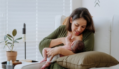 Alăptaţi-vă copiii cel puțin șase luni de la naștere! Fiți atenți la nevoile lui!