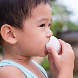 Alergia la ou, frecventă la copii, dar poate apărea şi la adulţi. Cum se manifestă boala