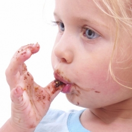 Ciocolată sau fructe? Ce înseamnă „prea mult” dulce pentru copii