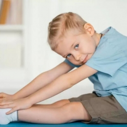 Copilul acuză dureri de picioare? Care sunt principalele motive