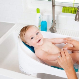 Îngrijirea pielii bebeluşului trebuie să fie făcută corect. Ce produse se recomandă