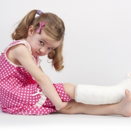 Principalul semn al fracturii la copii este durerea severă