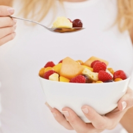 Alimentaţia bazată doar pe fructe, un stil de viaţă pentru o sănătate de fier