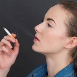 Lăsaţi-vă de fumat! Ţigările vă atacă majoritatea organelor