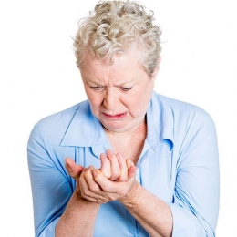 Care sunt cauzele furnicăturilor în mâini