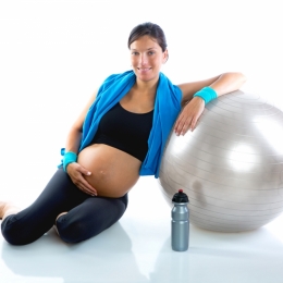 Gimnastica gravidei, între relaxare şi beneficii pentru sarcină