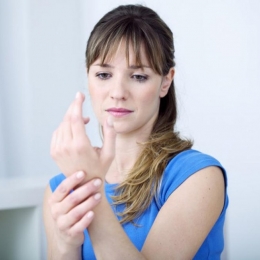 Guta poate cauza leziuni severe ale articulaţiilor