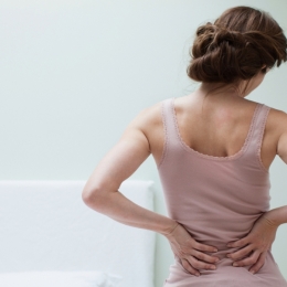 Cine fuge de operaţia de hernie de disc poate rămâne cu sechele