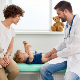 Hernia inghinală la copii poate fi descoperită din prima lună