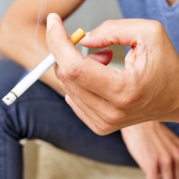 Dacă sunteţi infectat cu HIV, renunţaţi la fumat! Riscul de cancer pulmonar, uriaş
