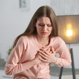 Infarctul miocardic apare în urma blocării unei artere coronare