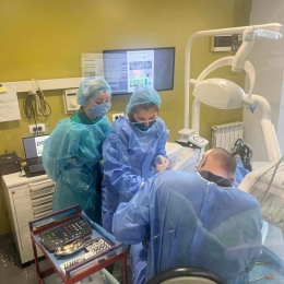 Implantul subperiostal realizat de specialiștii M&M Dental Team vă redă zâmbetul