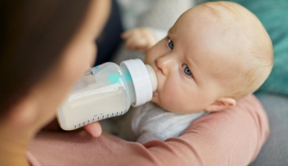Cum alegeţi cea mai bună formulă de lapte praf pentru copilul vostru