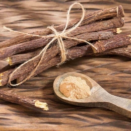Rădăcina de lemn dulce ajută la calmarea disconfortului gastric