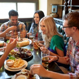 Mâncați târziu? Încurajați, astfel, apariția atacului de cord