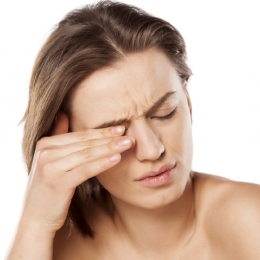 "Mătreaţa ochilor", o afecţiune inestetică şi dureroasă